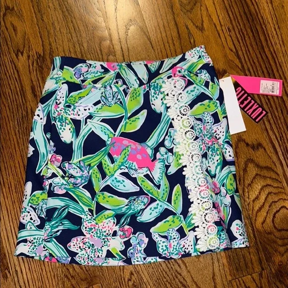 Lilly Pulitzer luxletic Fairway performance skort Bright navy sway  this way NWT - Picture 3 of 10